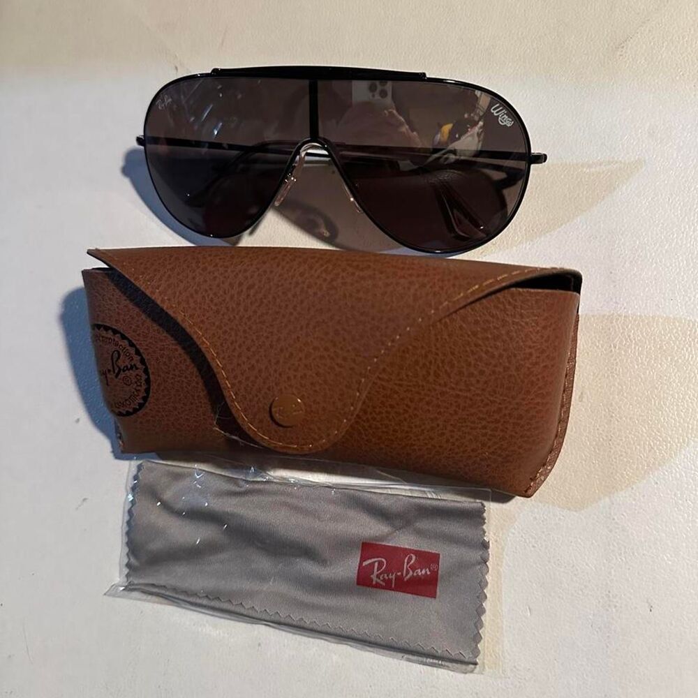 Authentic Ray-Ban Sunglasses RB3597 Wings Polished Black Gradient Never Worn